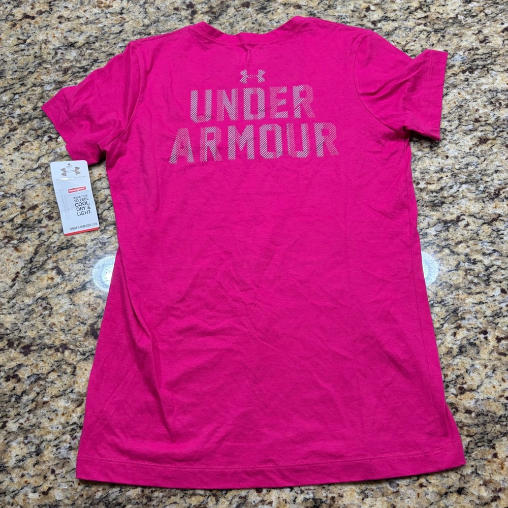 NEW Under Armour HeatGear Womens Pink V-Neck Short Sleeve Graphic T-Shirt M ws